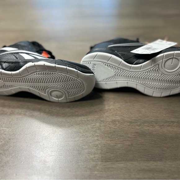 Reebok - Picture 2 of 3